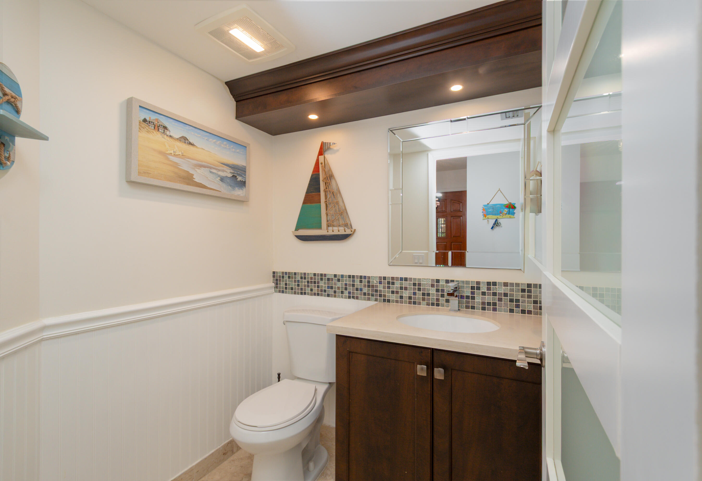 7979 La Mirada Drive Boca Raton, FL 33433 - Photo 19 of 44 Powder room