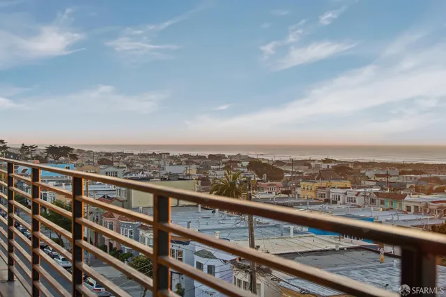 $1,766 | 3945 Judah Street, Unit 202, San Francisco, CA 94122