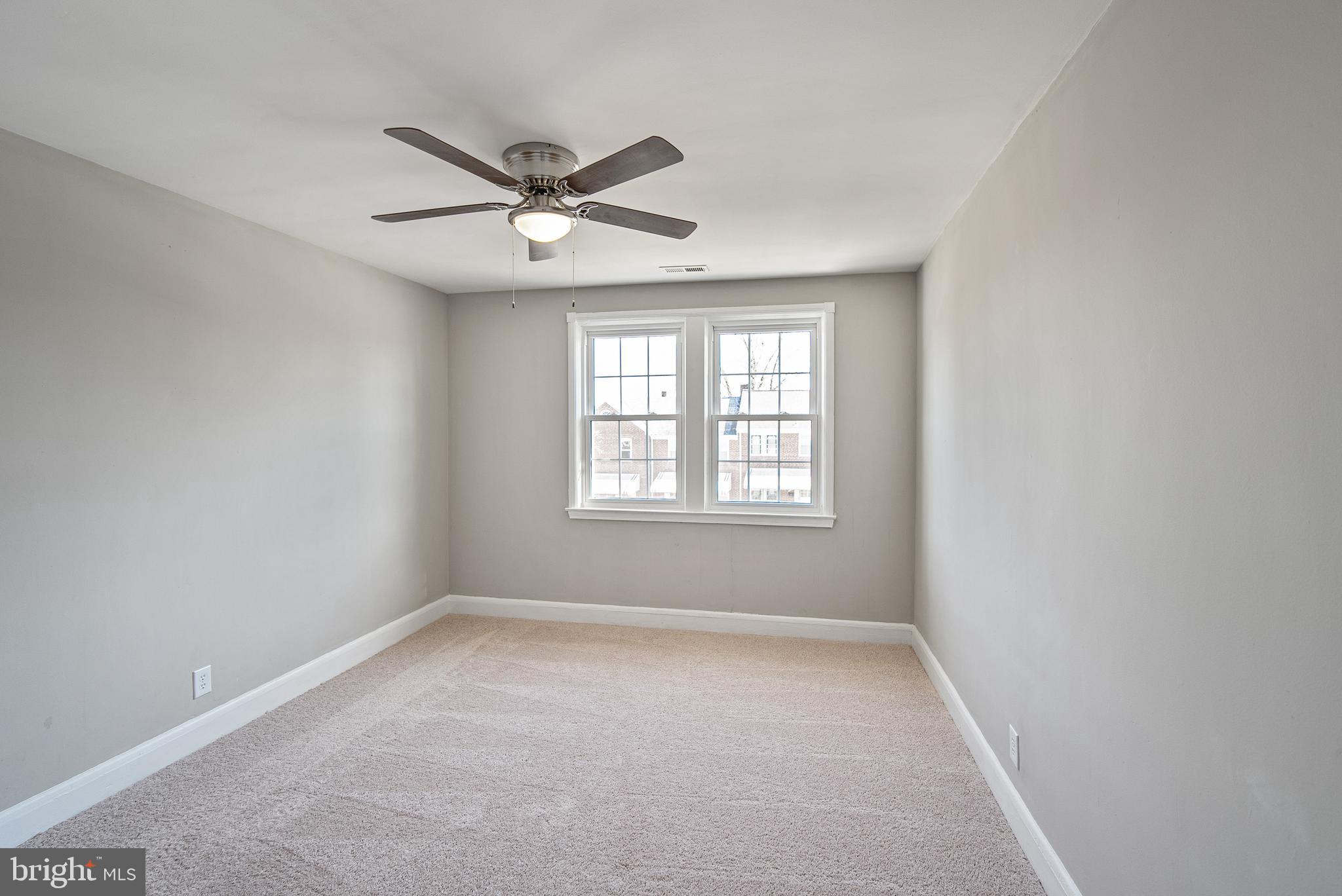 214 Westshire Road Baltimore, MD 21229 - Photo 10 of 44