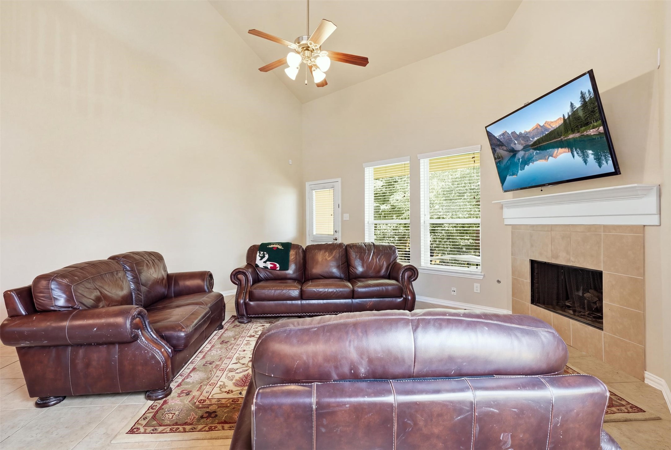 28419 Ashlyn Ridge Lane Spring, TX 77386 - Photo 9 of 32 Gallery Image 9