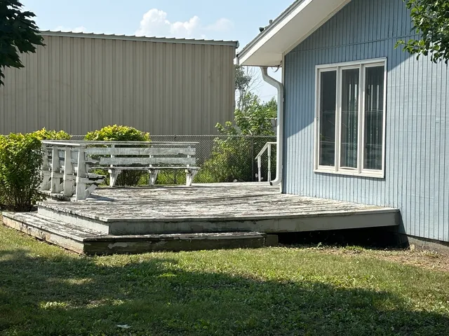 $130,000 | 35 West 168th Street, South Holland, IL 60473