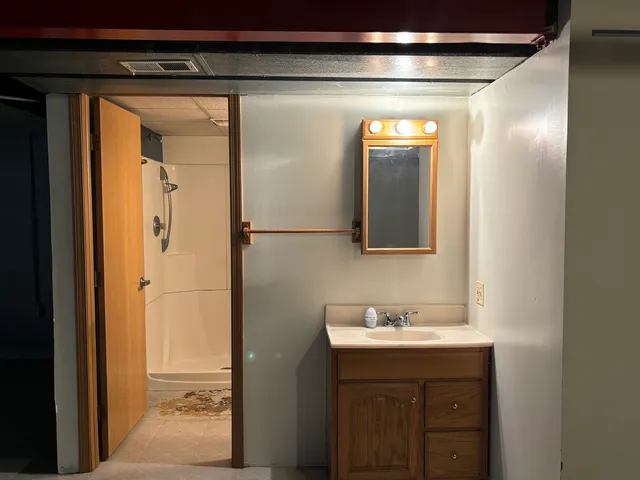 $130,000 | 35 West 168th Street, South Holland, IL 60473