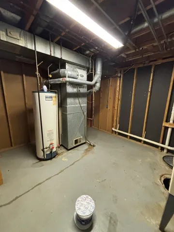 $130,000 | 35 West 168th Street, South Holland, IL 60473