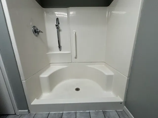 $130,000 | 35 West 168th Street, South Holland, IL 60473