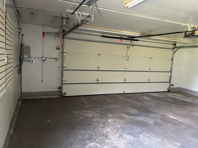 $130,000 | 35 West 168th Street, South Holland, IL 60473