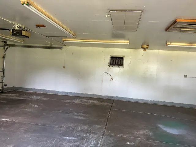 $130,000 | 35 West 168th Street, South Holland, IL 60473