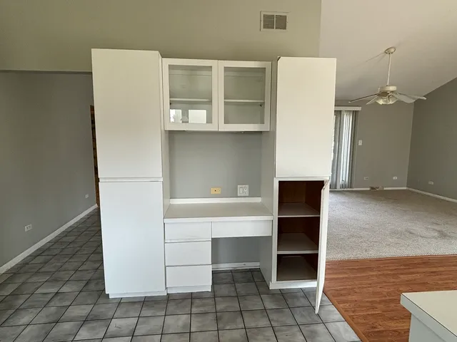 $130,000 | 35 West 168th Street, South Holland, IL 60473