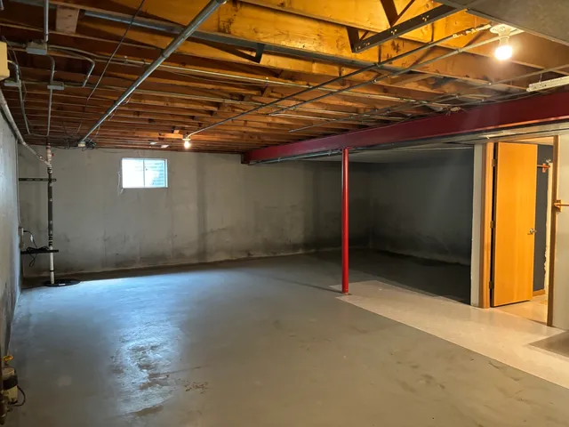 $130,000 | 35 West 168th Street, South Holland, IL 60473