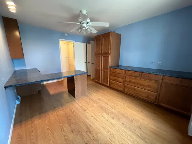 $130,000 | 35 West 168th Street, South Holland, IL 60473