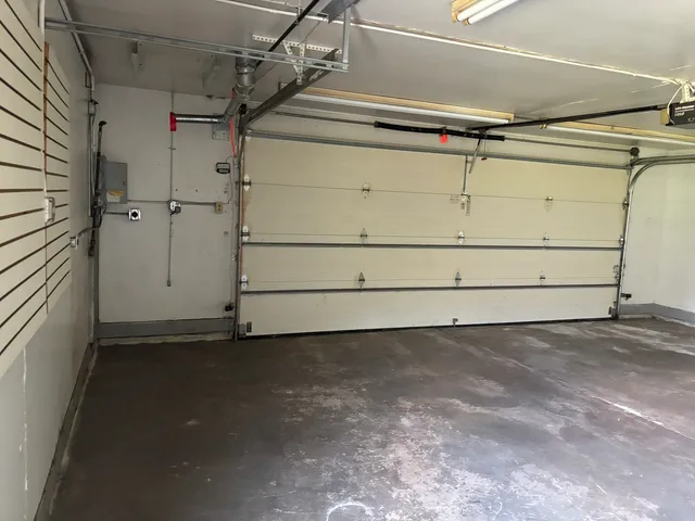 $130,000 | 35 West 168th Street, South Holland, IL 60473