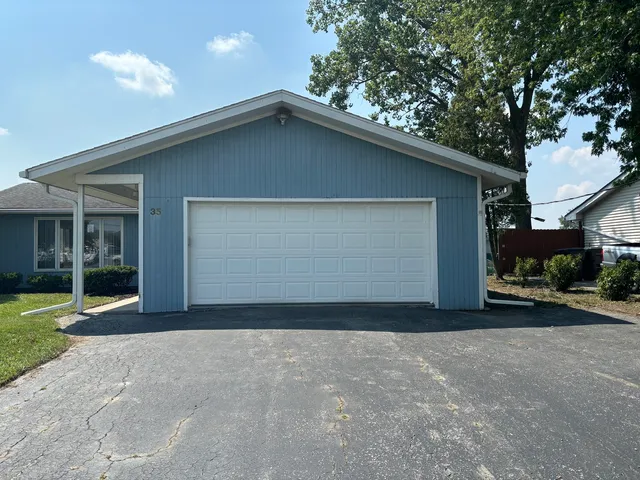 $130,000 | 35 West 168th Street, South Holland, IL 60473