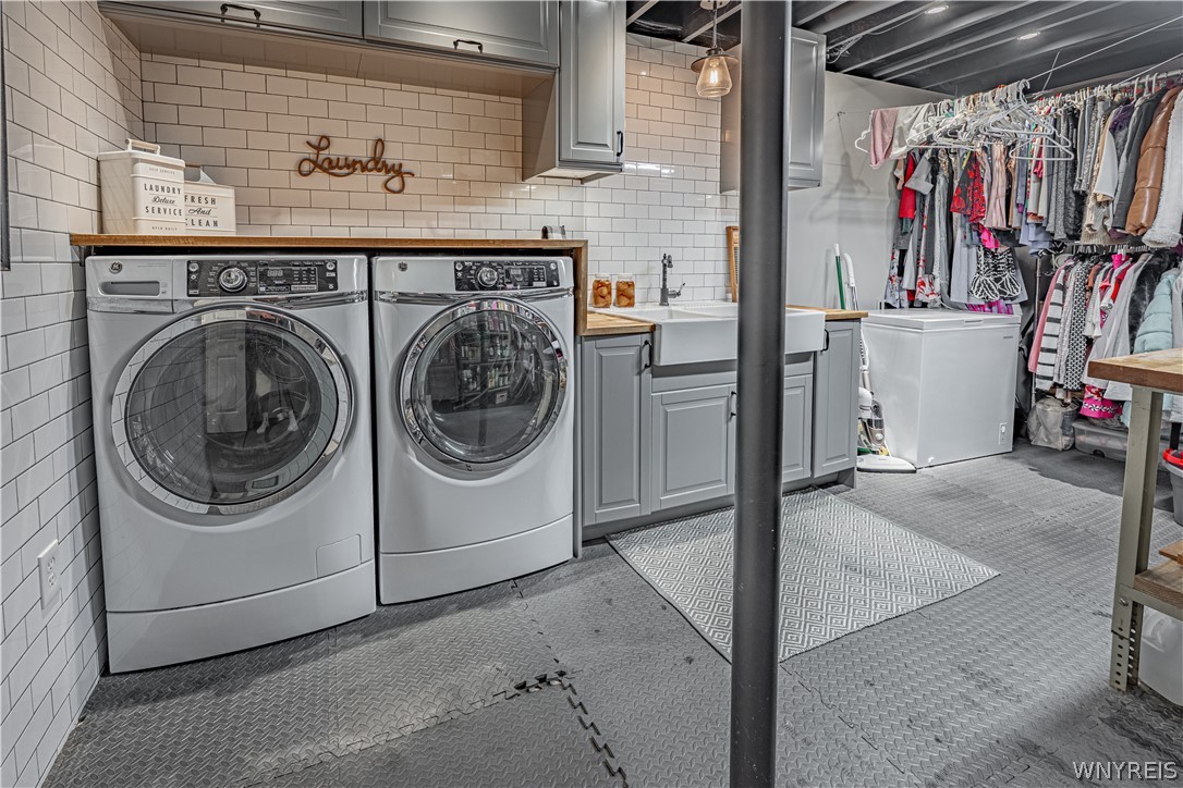 4899 Beach Ridge Road Pendleton, NY 14094 - Photo 35 of 48 Luxurious Basement Laundry area