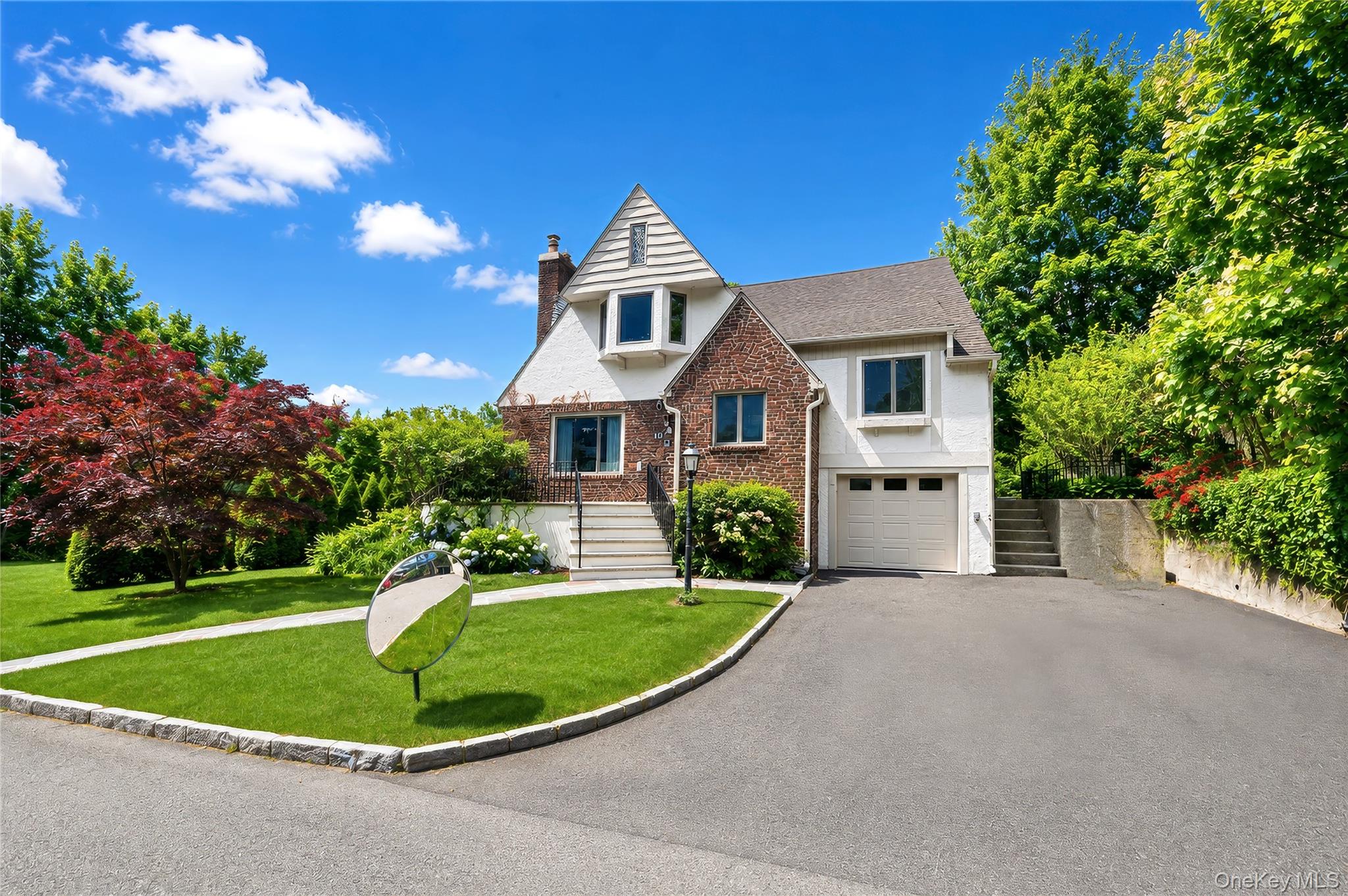 10 Cherry Avenue New Rochelle, NY 10801 - Photo 1 of 43