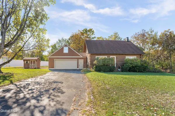 $319,900 | 113 Diane Lane, Troy, NY 12182