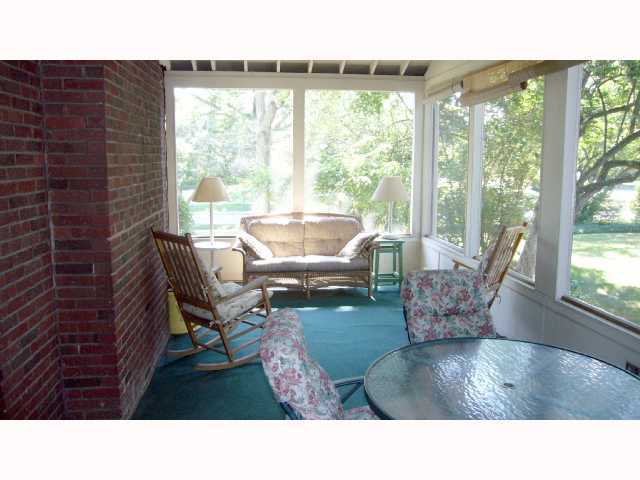 1753 Andover Road Columbus, OH 43212 - Photo 3 of 18