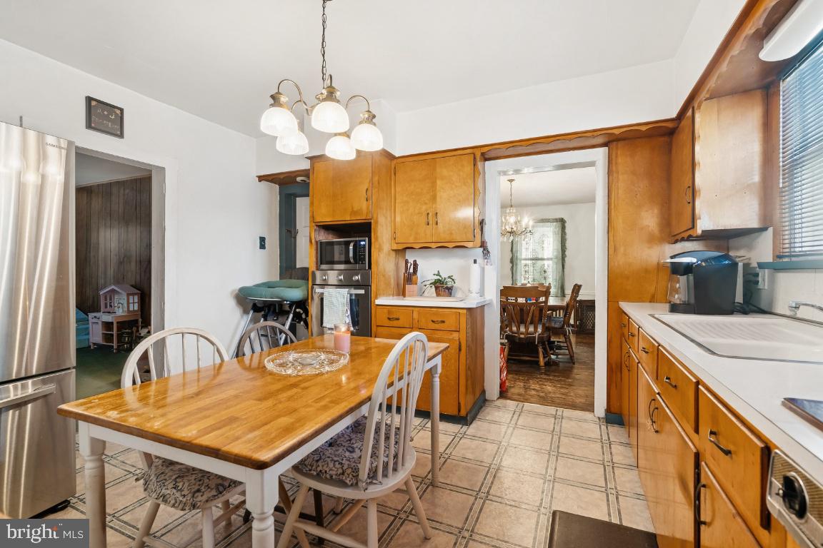 361 Democrat Road Gibbstown, NJ 08027 - Photo 9 of 26