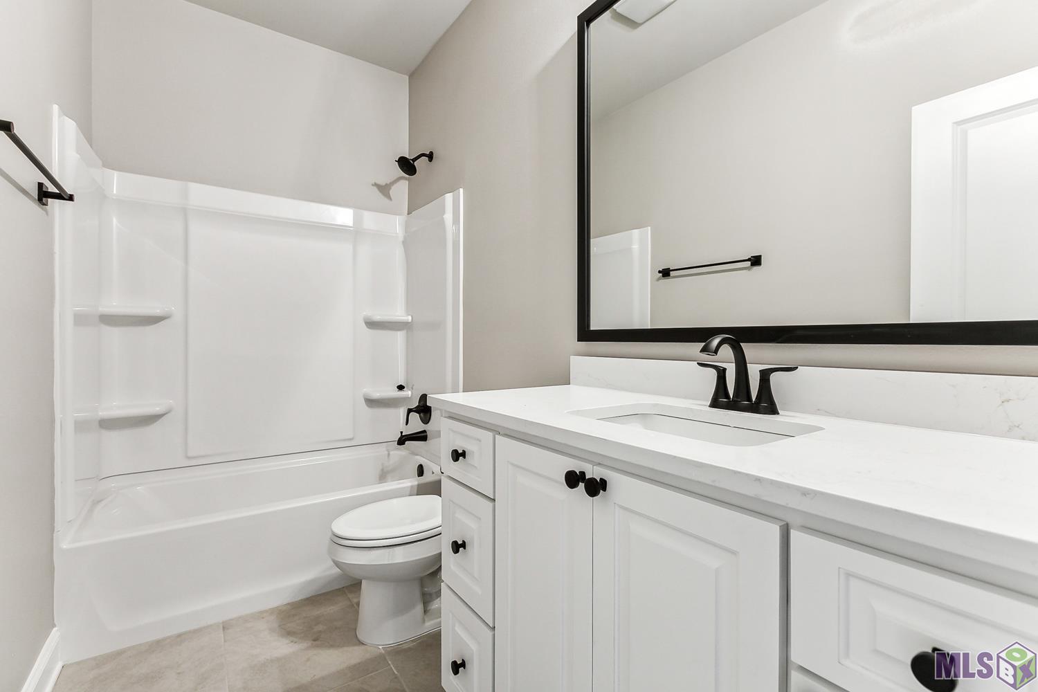 6121 Dune Terre Avenue Baton Rouge, LA 70806 - Photo 14 of 17 Photo of similar floor plan & may include optional upgrades.