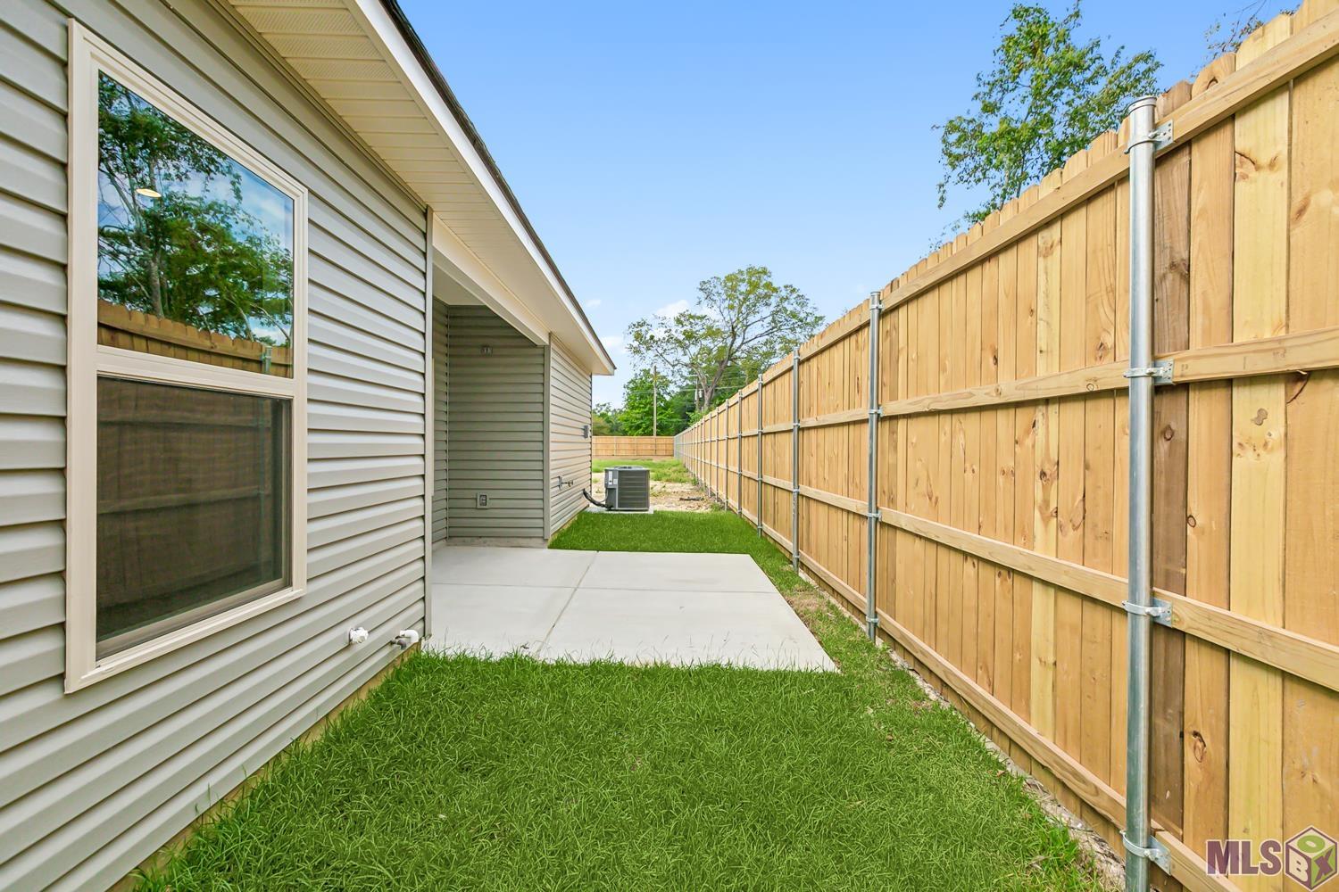 6121 Dune Terre Avenue Baton Rouge, LA 70806 - Photo 17 of 17 Photo of similar floor plan & may include optional upgrades.
