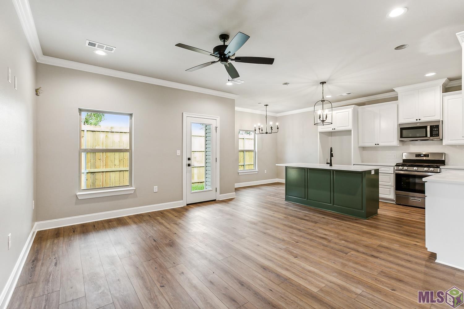 6121 Dune Terre Avenue Baton Rouge, LA 70806 - Photo 8 of 17 Photo of similar floor plan & may include optional upgrades.