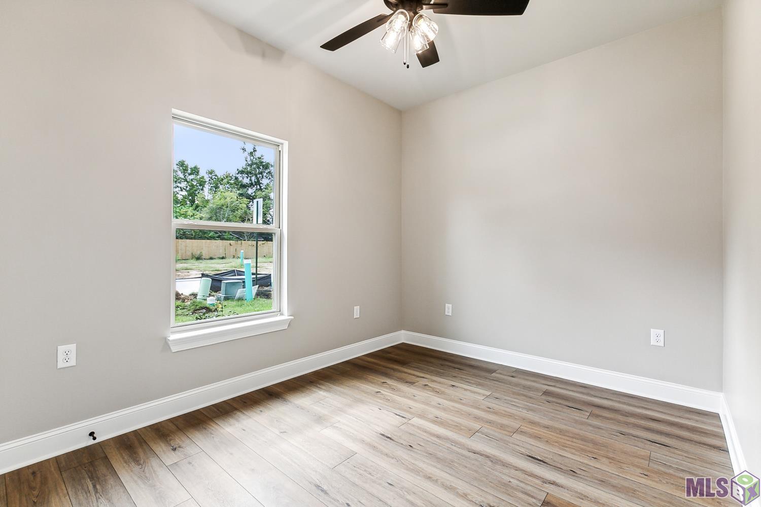 6121 Dune Terre Avenue Baton Rouge, LA 70806 - Photo 13 of 17 Photo of similar floor plan & may include optional upgrades.
