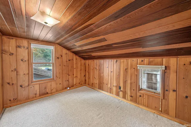 $1,100,000 | 5902 North 450 East, Leesburg, IN 46538