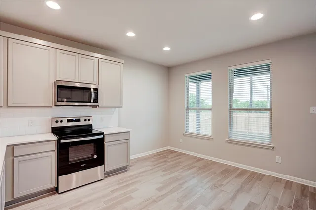 $2,195 | 309 Unforgiven Lane, Jarrell, TX 76537