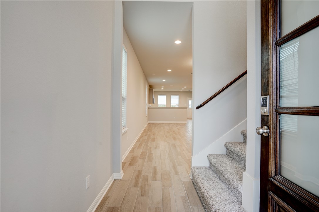 309 Unforgiven Lane Jarrell, TX 76537 - Photo 6 of 39