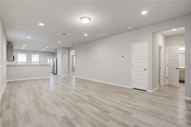 $2,195 | 309 Unforgiven Lane, Jarrell, TX 76537