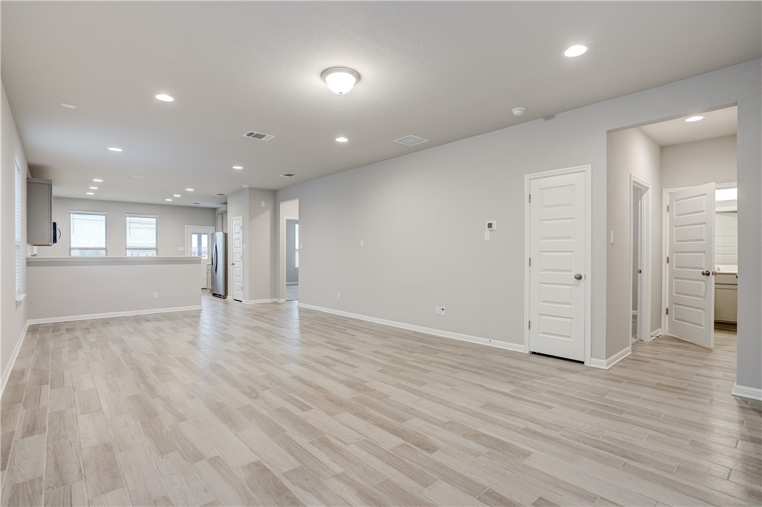 309 Unforgiven Lane Jarrell, TX 76537 - Photo 7 of 39