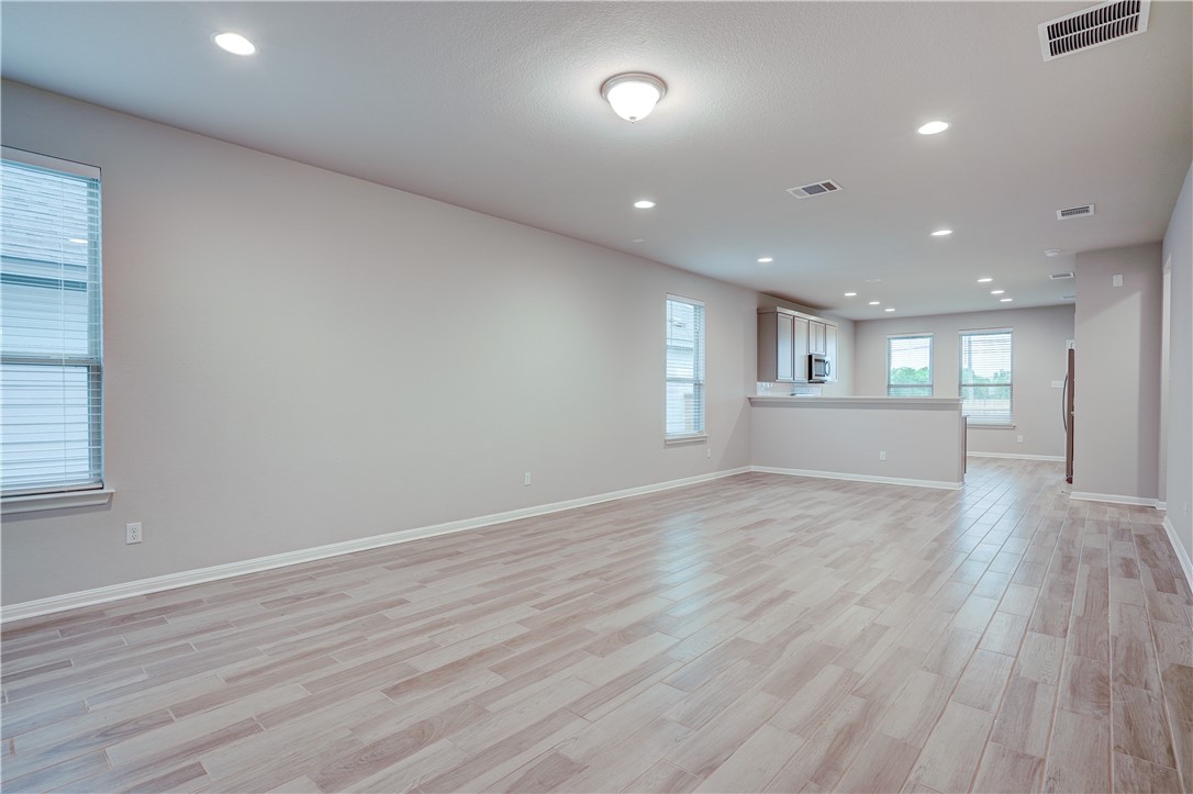 309 Unforgiven Lane Jarrell, TX 76537 - Photo 8 of 39