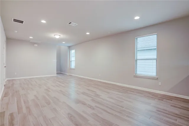 $2,195 | 309 Unforgiven Lane, Jarrell, TX 76537