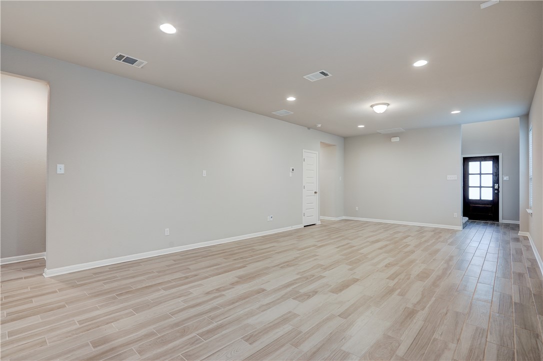 309 Unforgiven Lane Jarrell, TX 76537 - Photo 10 of 39