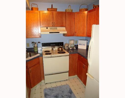 225 High Street, Unit 225F Westerly, RI 02891 - Photo 3 of 8 Kitchen.
