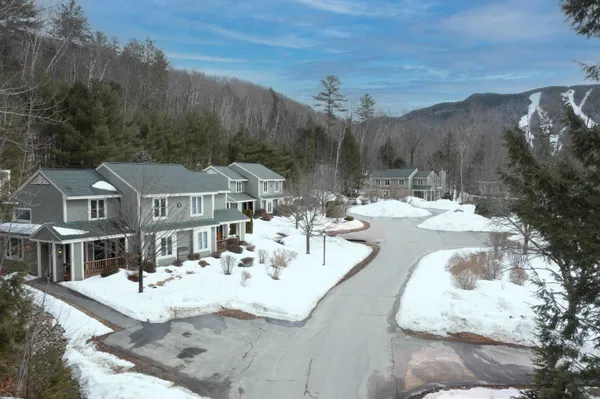 $615,000 | 5 Hillside Circle, Unit 1, Lincoln, NH 03251