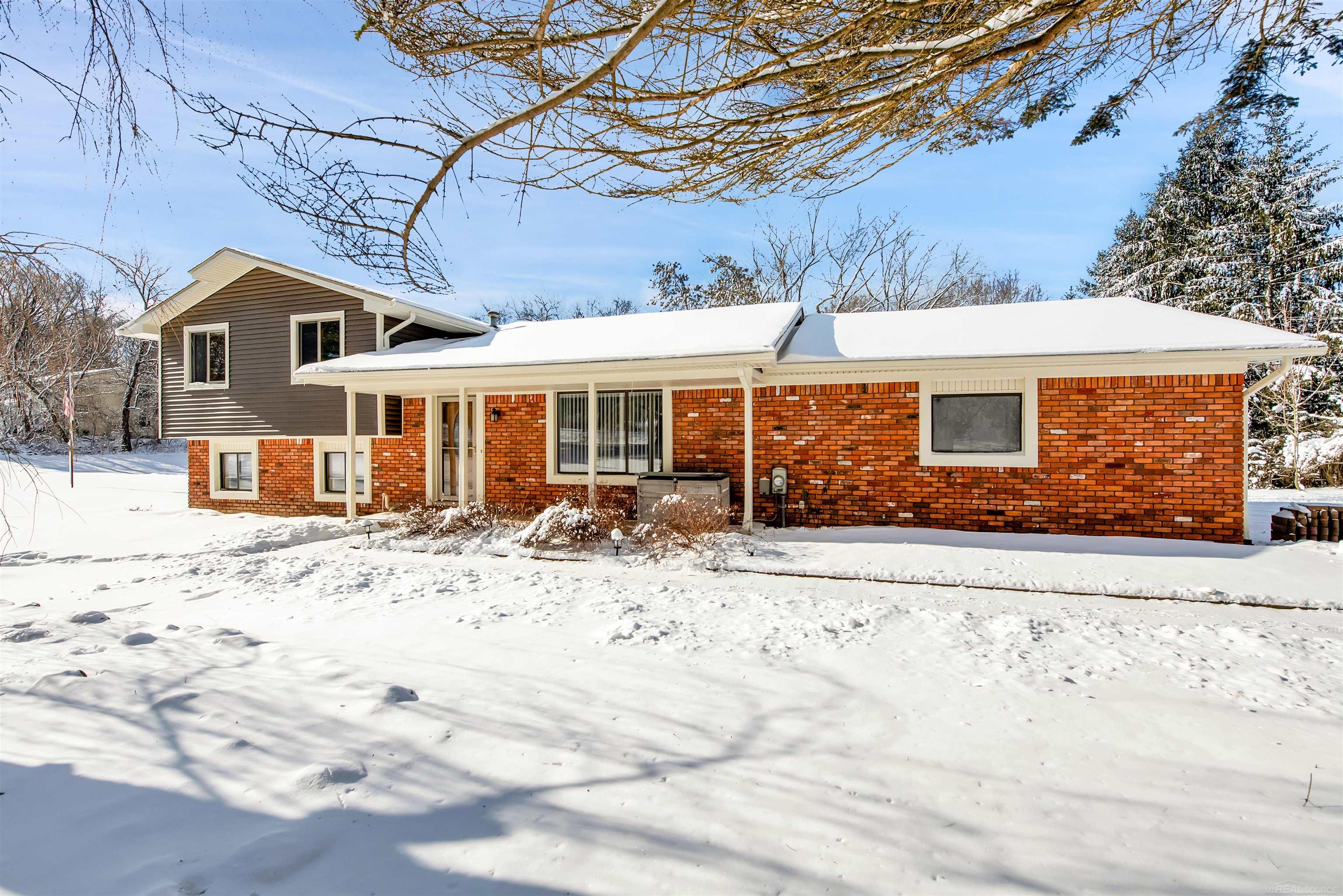 8665 Tindall Road Davisburg, MI 48350 - Photo 4 of 43 50131720-56bc4985-4080-4e64-9909-d942c1ad58ab.JPG