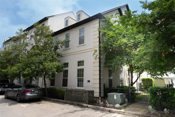 $3,100 | 9429 London Bridge Station, Houston, TX 77045