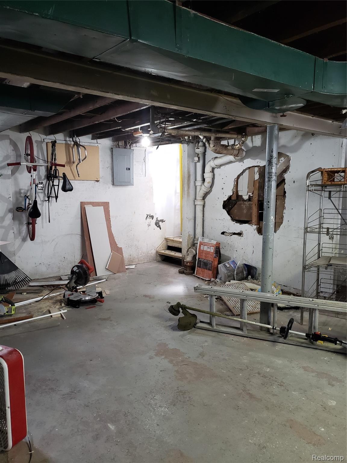 8231 Rivard Avenue Warren, MI 48089 - Photo 21 of 21 basement B.jpg
