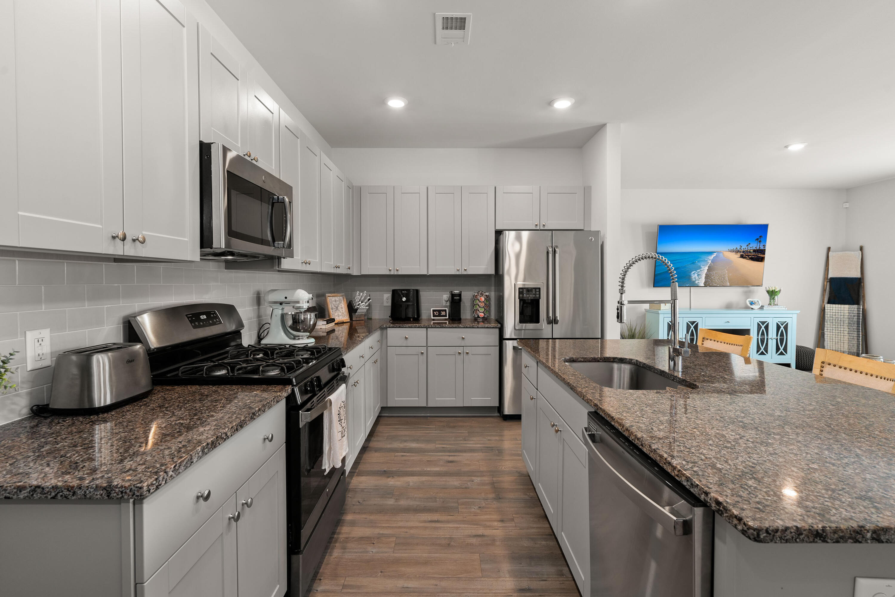 506 Spanish Wells Road Summerville, SC 29486 - Photo 7 of 27 7