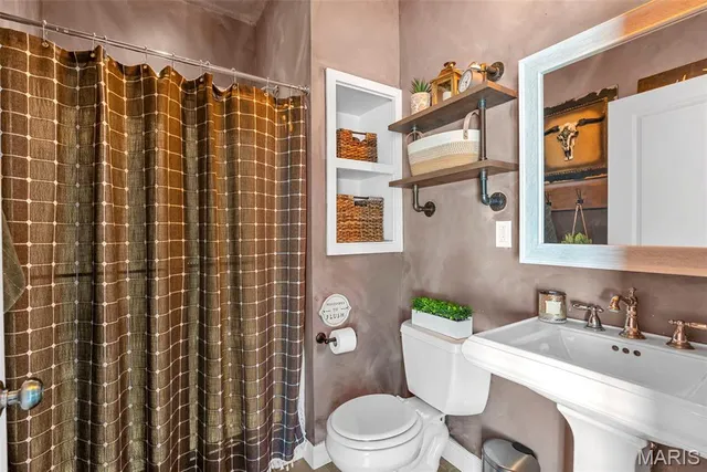 $475,000 | 701 Cap Au Gris Street, Troy, MO 63379