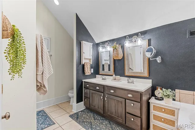 $475,000 | 701 Cap Au Gris Street, Troy, MO 63379