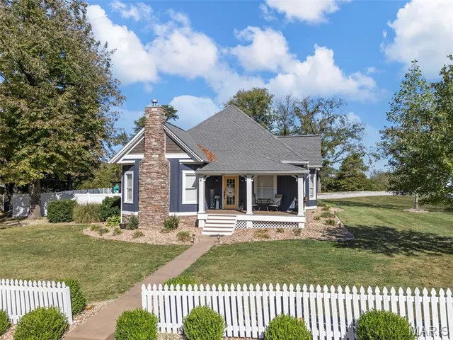 $475,000 | 701 Cap Au Gris Street, Troy, MO 63379