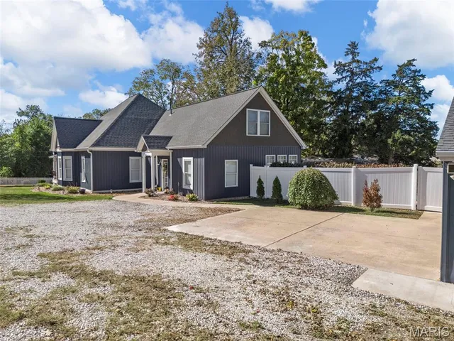 $475,000 | 701 Cap Au Gris Street, Troy, MO 63379