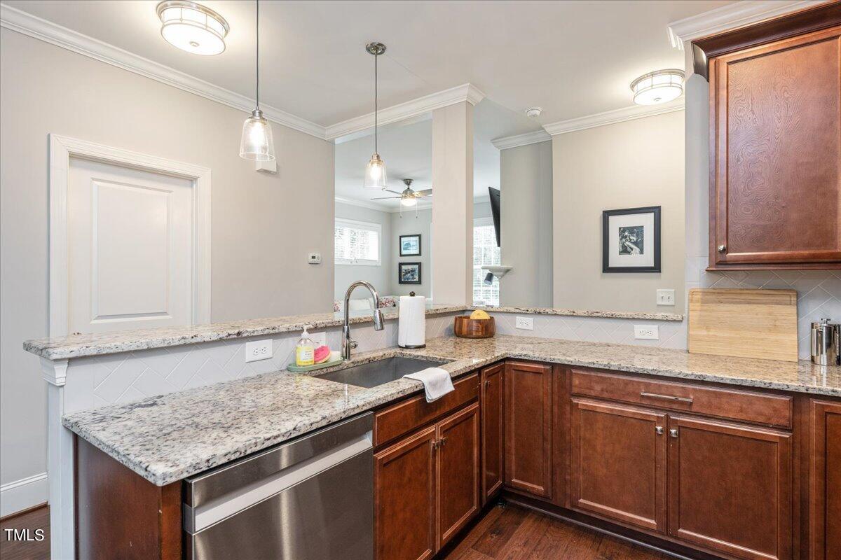 2829 Plumfield Place Raleigh, NC 27607 - Photo 18 of 27 18-- 19