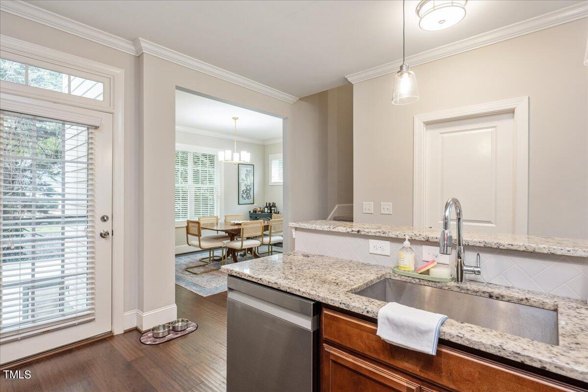 2829 Plumfield Place Raleigh, NC 27607 - Photo 19 of 27 19-- 20