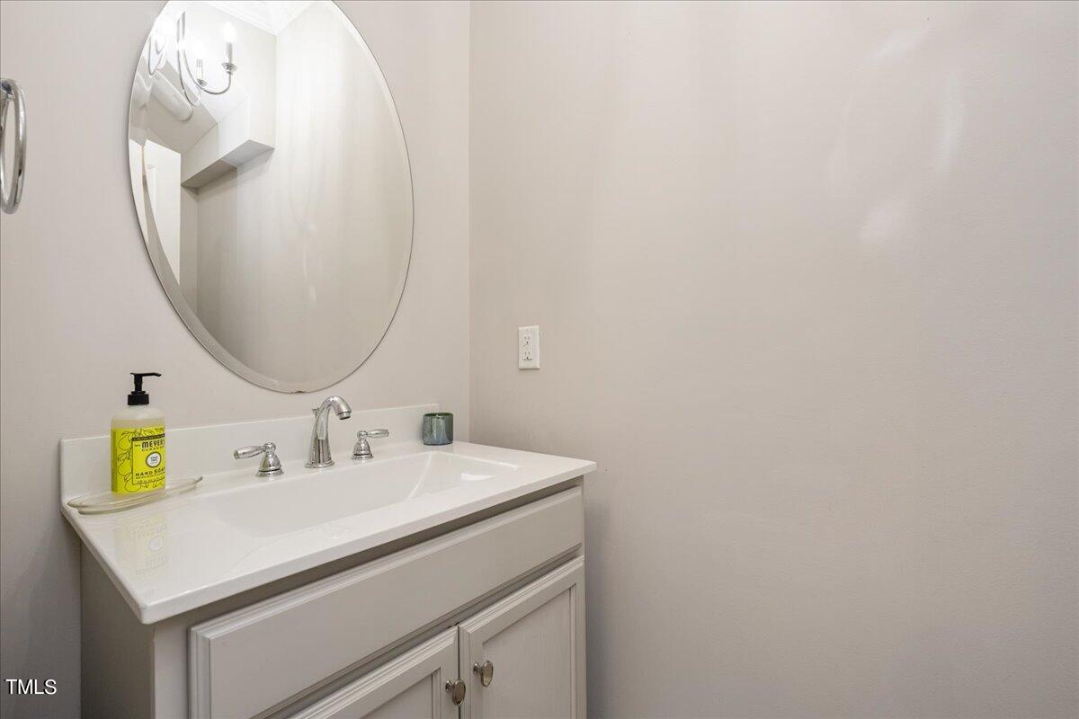 2829 Plumfield Place Raleigh, NC 27607 - Photo 23 of 27 23-- 24