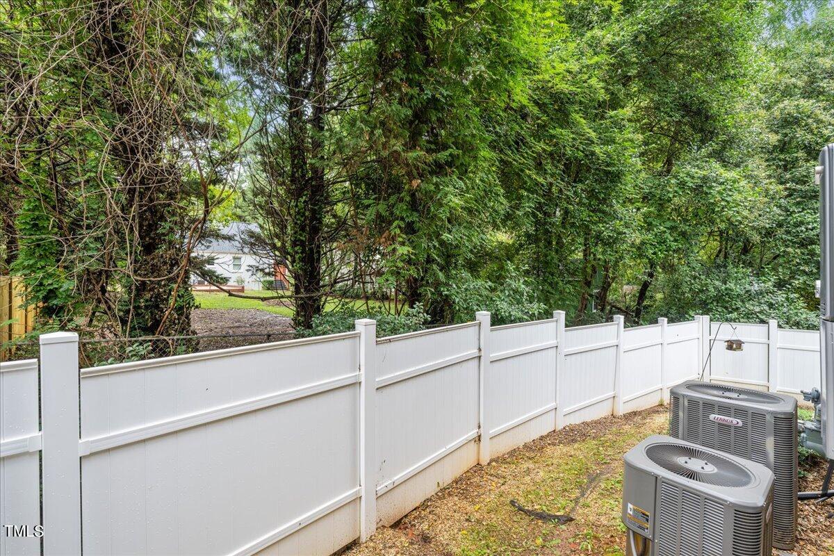 2829 Plumfield Place Raleigh, NC 27607 - Photo 24 of 27 24-- 25