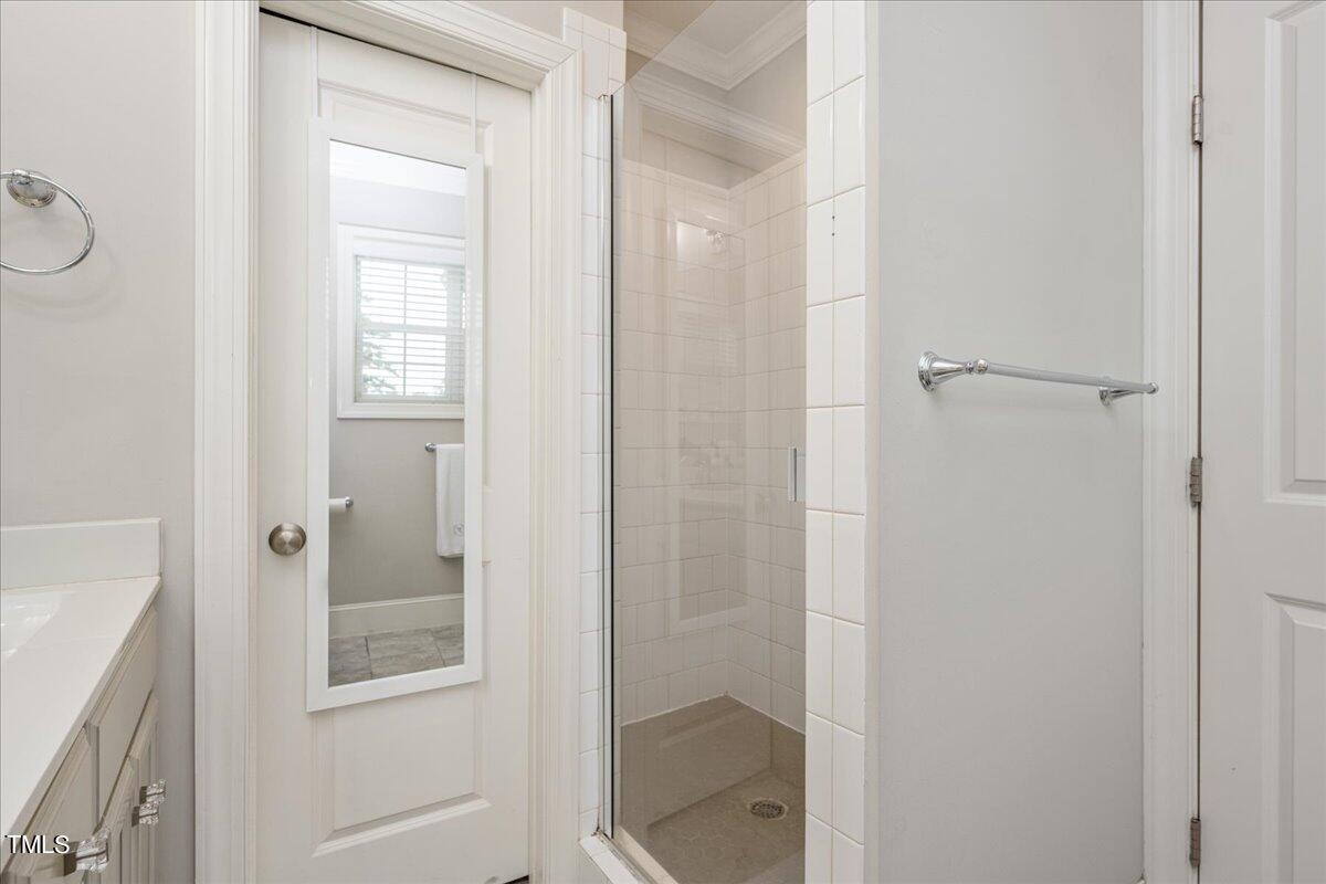 2829 Plumfield Place Raleigh, NC 27607 - Photo 6 of 27 06-- 6