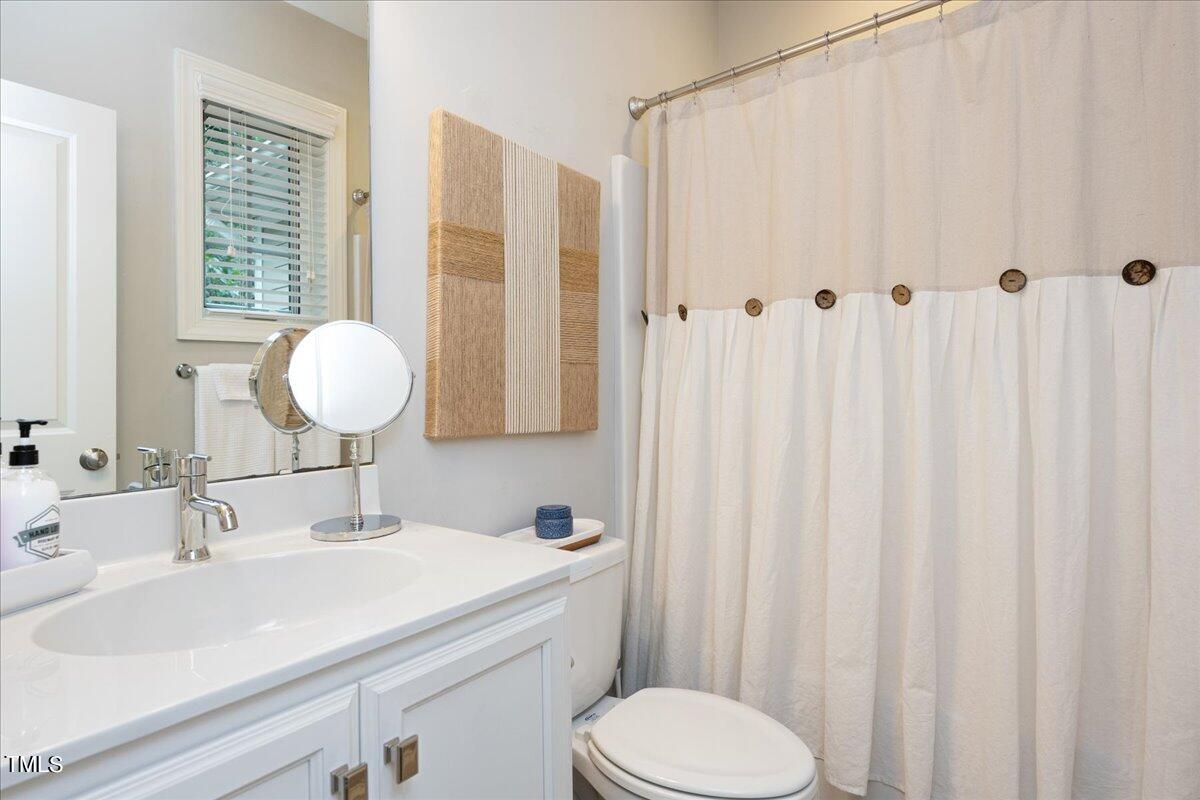 2829 Plumfield Place Raleigh, NC 27607 - Photo 9 of 27 09-- 10