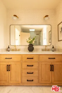 $1,678,000 | 4020 Clayton Avenue, Los Angeles, CA 90027
