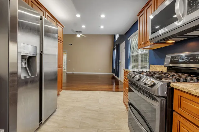 $239,900 | 3129 Camelliawood Circle West, Tallahassee, FL 32301